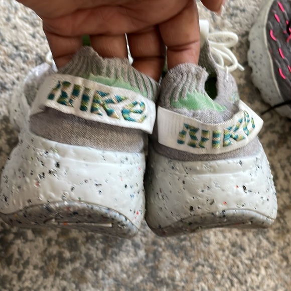 Two pair of Nike slip on Sneakers size 8.5 - Picture 5 of 6